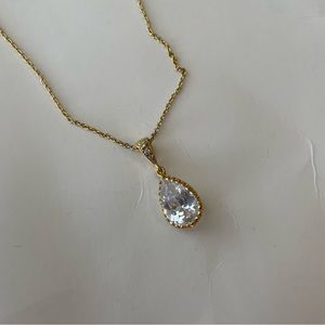 Bright zirconia pendant bridesmaid necklace